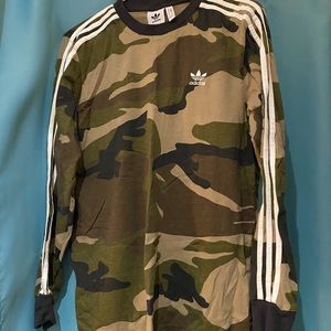 Adidas camo woman’s M shirt